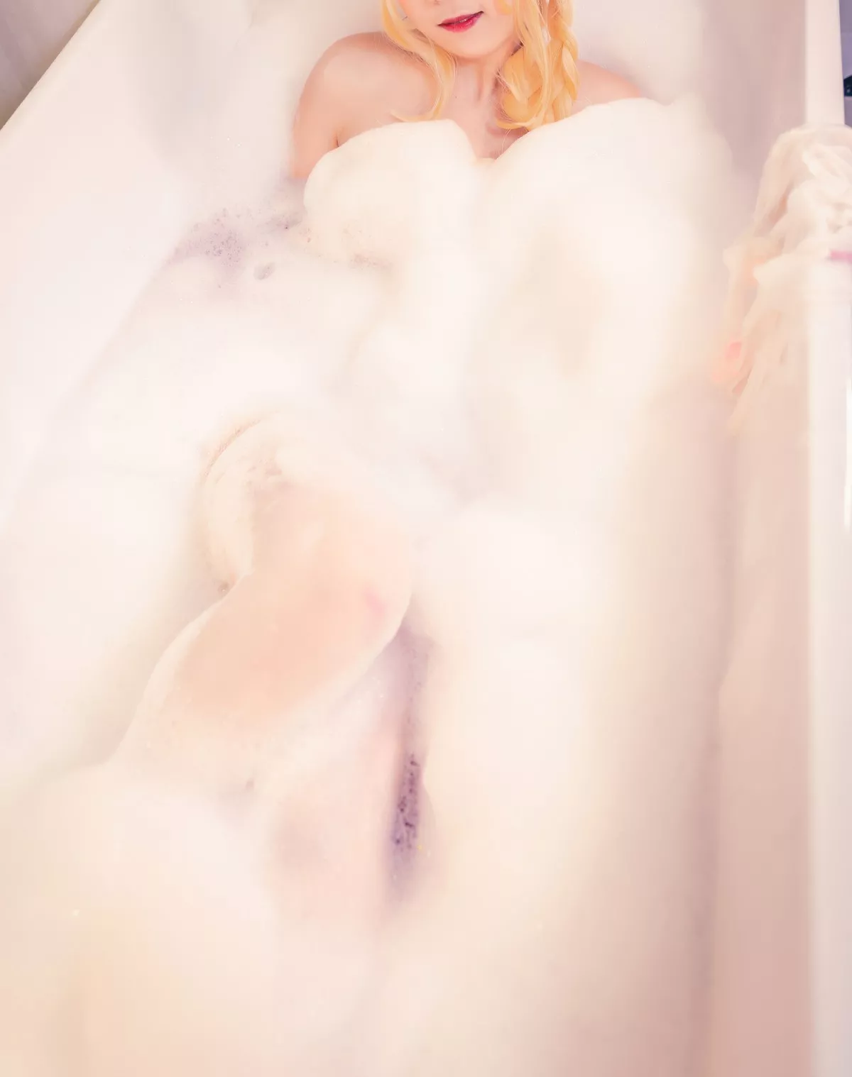 Corer美女流年不停_w浴缸猫咪主题私房浴缸性感白色三点式内衣湿身诱惑写真51P