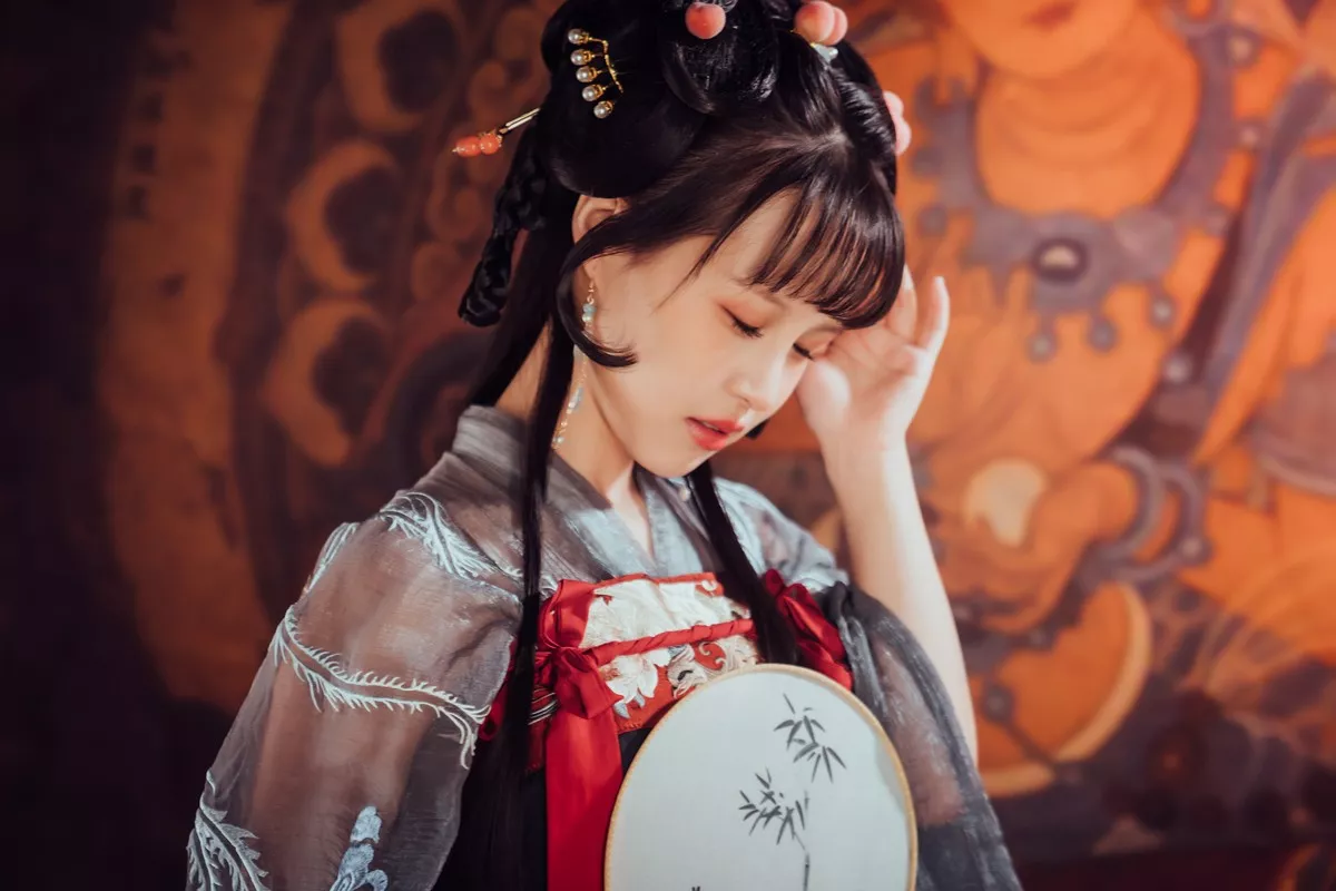 网络美少女晕崽Zz小琵琶精主题私房日系古典风脱性感服饰露火辣身材诱惑写真100P