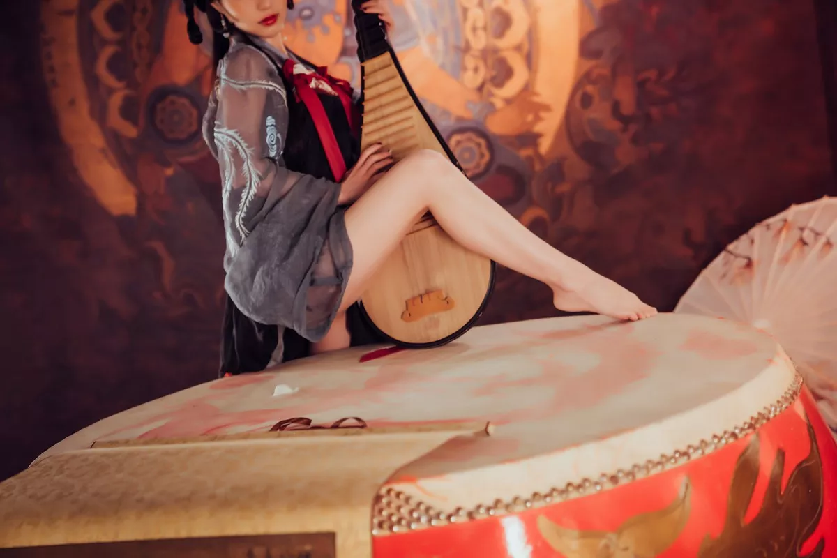 网络美少女晕崽Zz小琵琶精主题私房日系古典风脱性感服饰露火辣身材诱惑写真100P