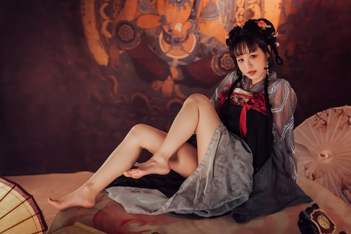 网络美少女晕崽Zz小琵琶精主题私房日系古典风脱性感服饰露火辣身材诱惑写真100P
