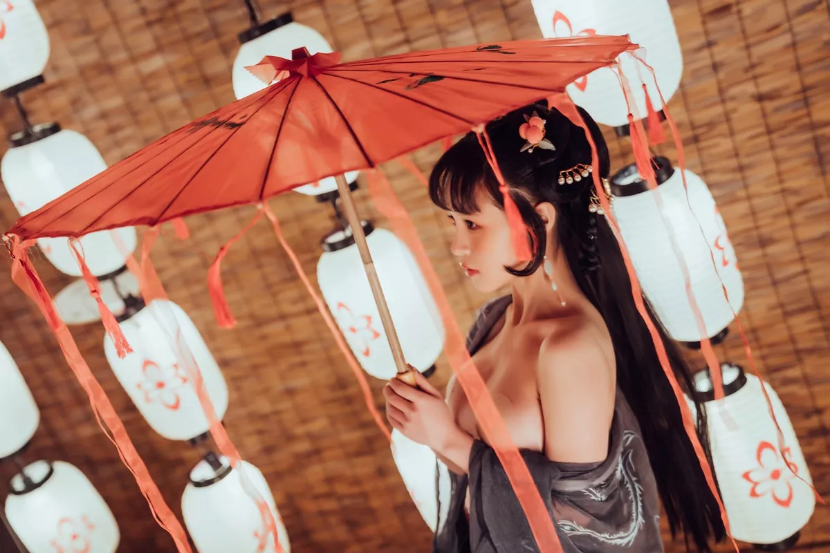 网络美少女晕崽Zz小琵琶精主题私房日系古典风脱性感服饰露火辣身材诱惑写真100P