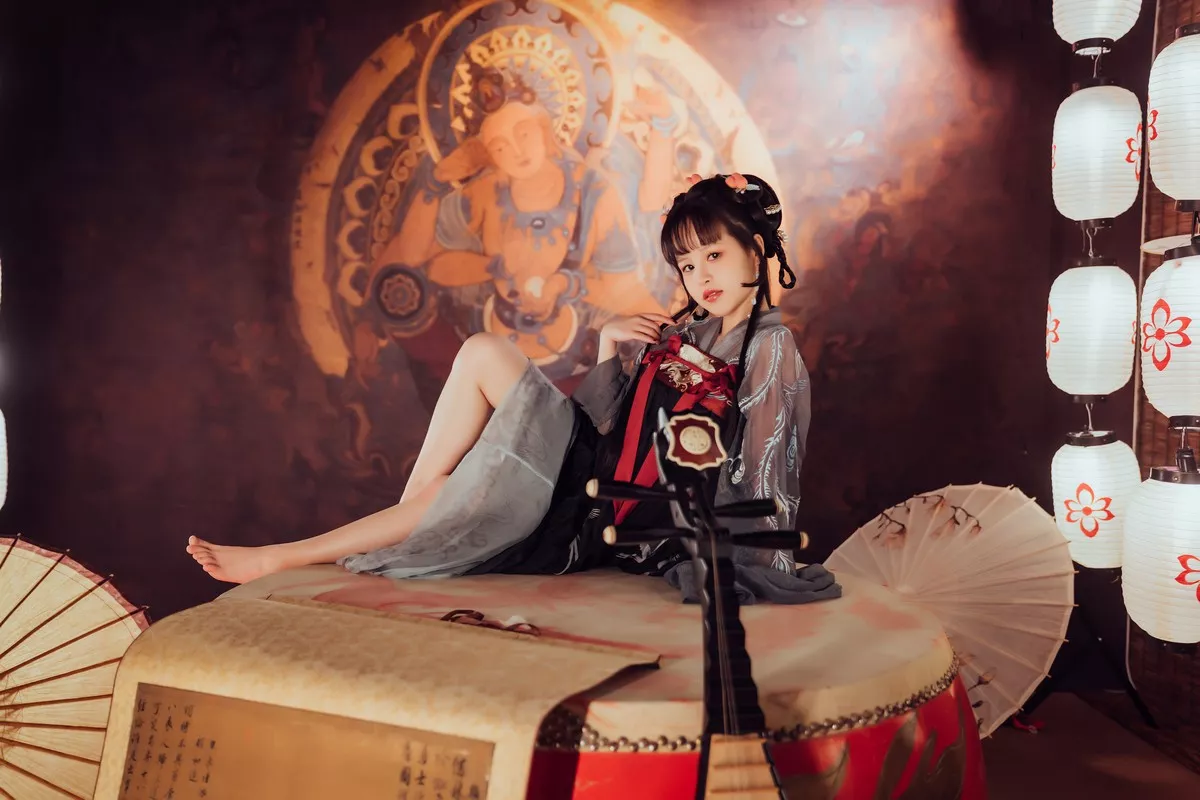 网络美少女晕崽Zz小琵琶精主题私房日系古典风脱性感服饰露火辣身材诱惑写真100P