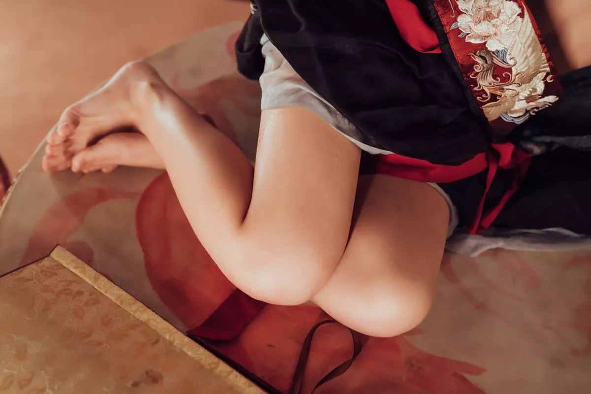 网络美少女晕崽Zz小琵琶精主题私房日系古典风脱性感服饰露火辣身材诱惑写真100P