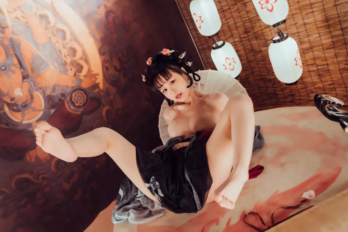 网络美少女晕崽Zz小琵琶精主题私房日系古典风脱性感服饰露火辣身材诱惑写真100P