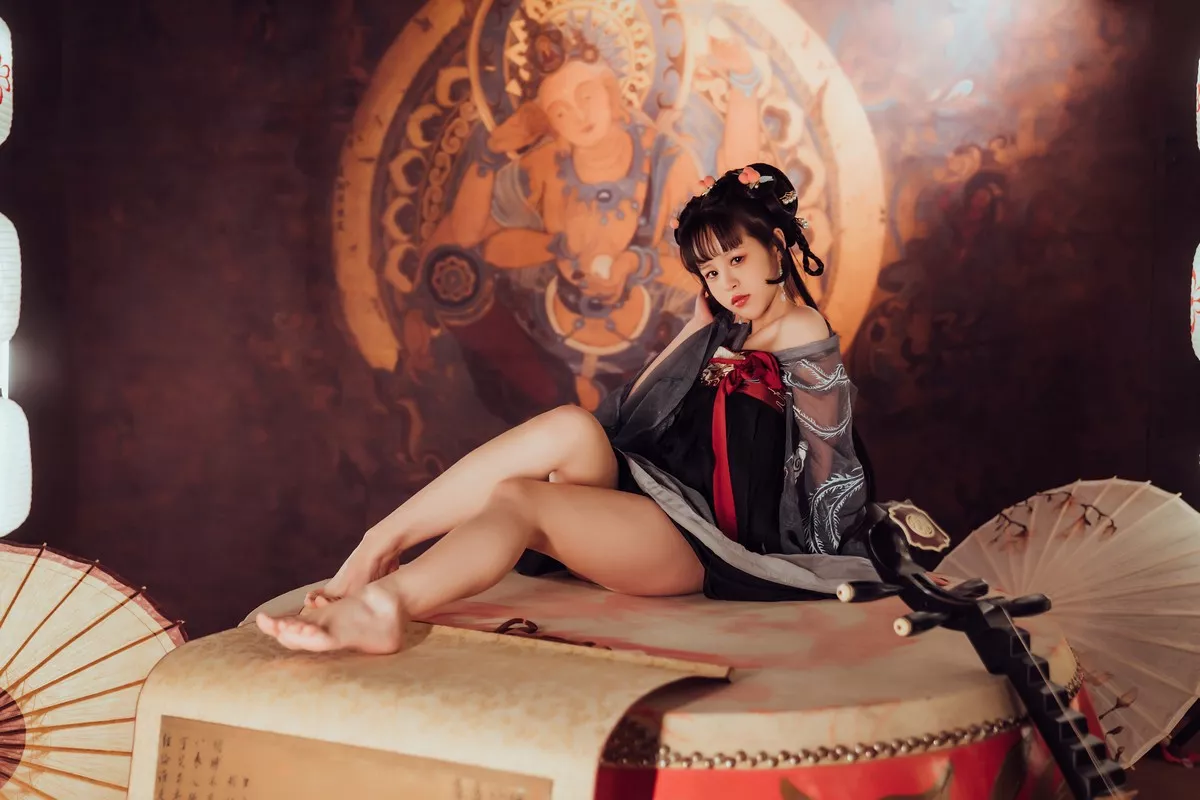 网络美少女晕崽Zz小琵琶精主题私房日系古典风脱性感服饰露火辣身材诱惑写真100P