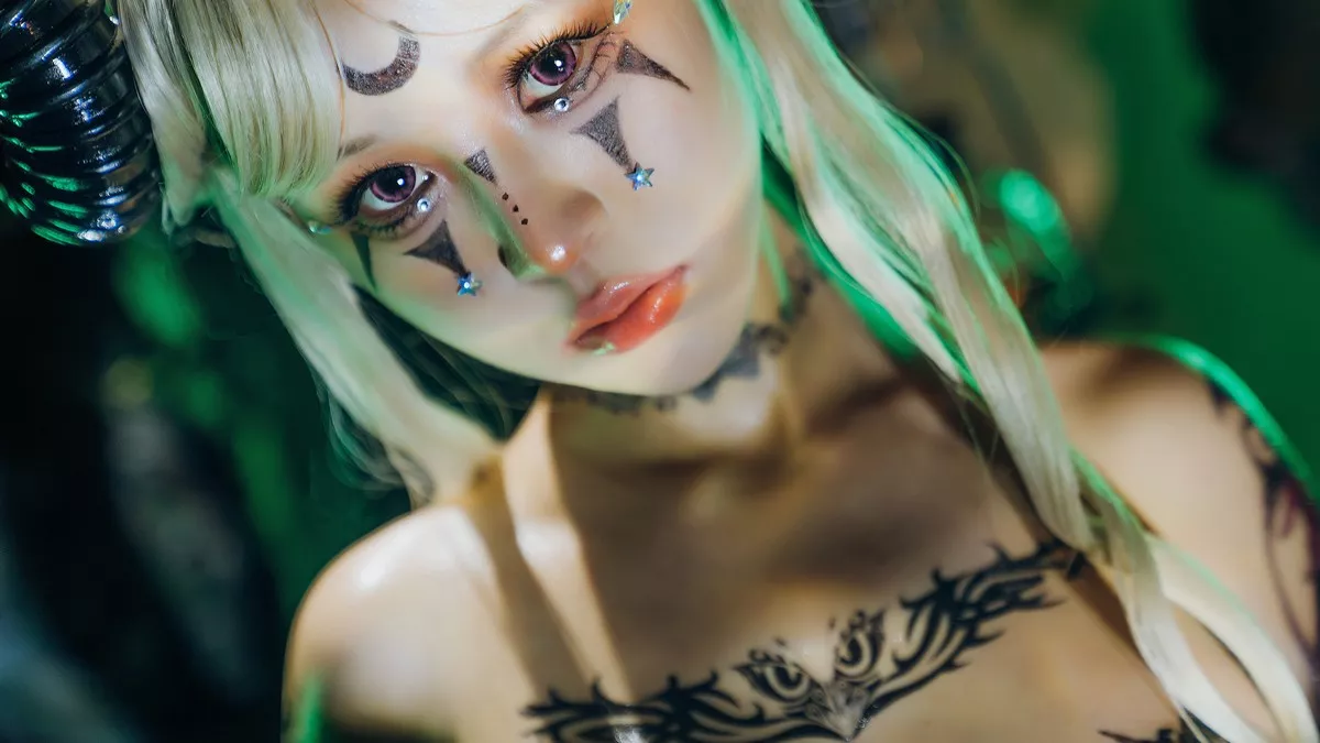 网络美少女晕崽Zz魅魔2主题性感黑色情趣服饰露傲人豪乳遮点极致诱惑写真51P