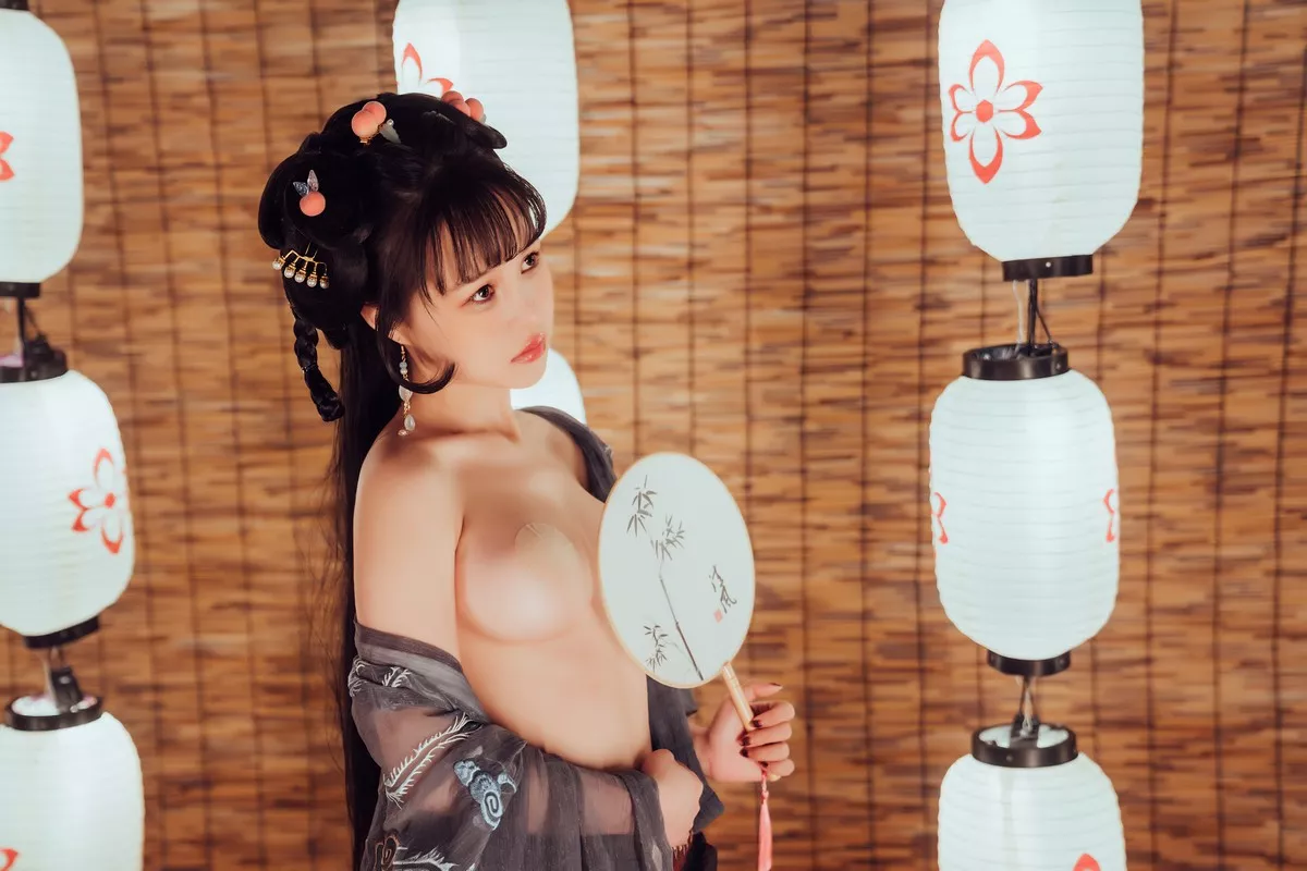 网络美少女晕崽Zz小琵琶精主题私房日系古典风脱性感服饰露火辣身材诱惑写真100P