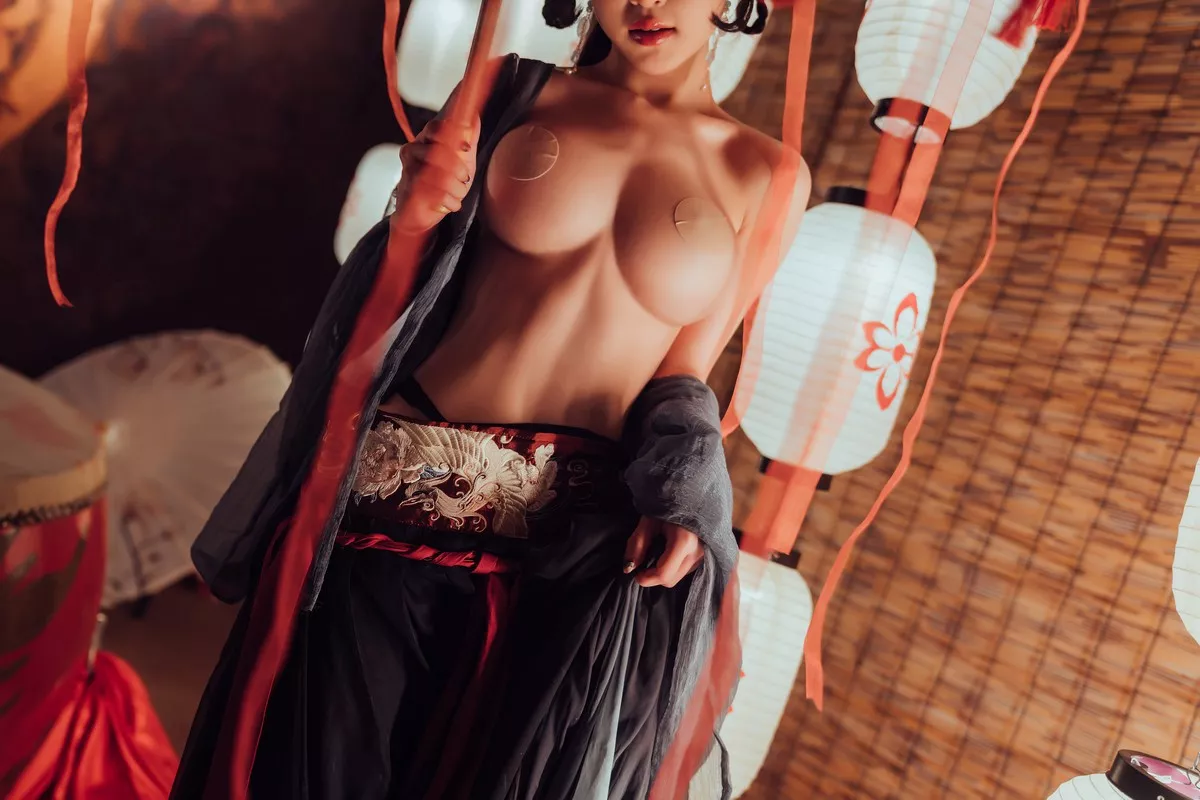 网络美少女晕崽Zz小琵琶精主题私房日系古典风脱性感服饰露火辣身材诱惑写真100P