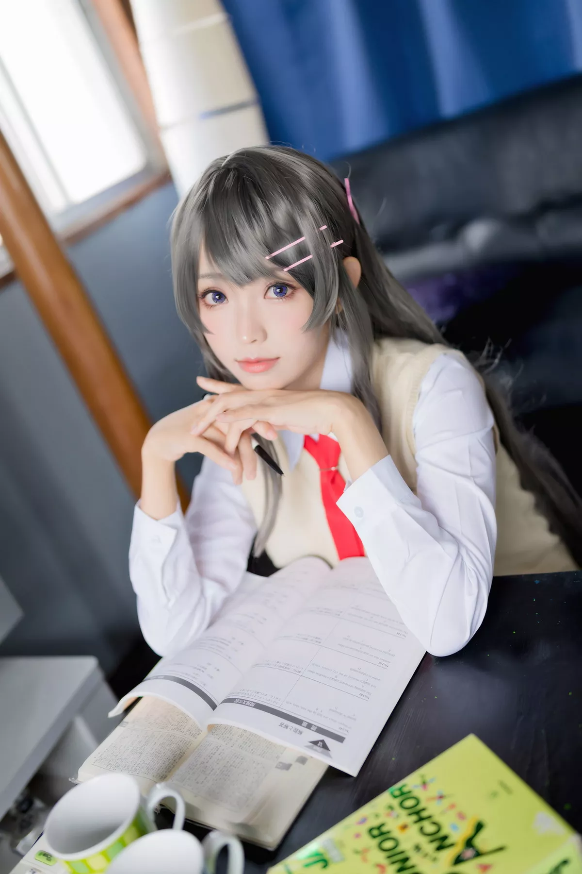 Coser妹子Ely_eee麻衣学姊主题性感兔女郎装扮超薄黑丝秀翘臀美腿诱惑写真50P