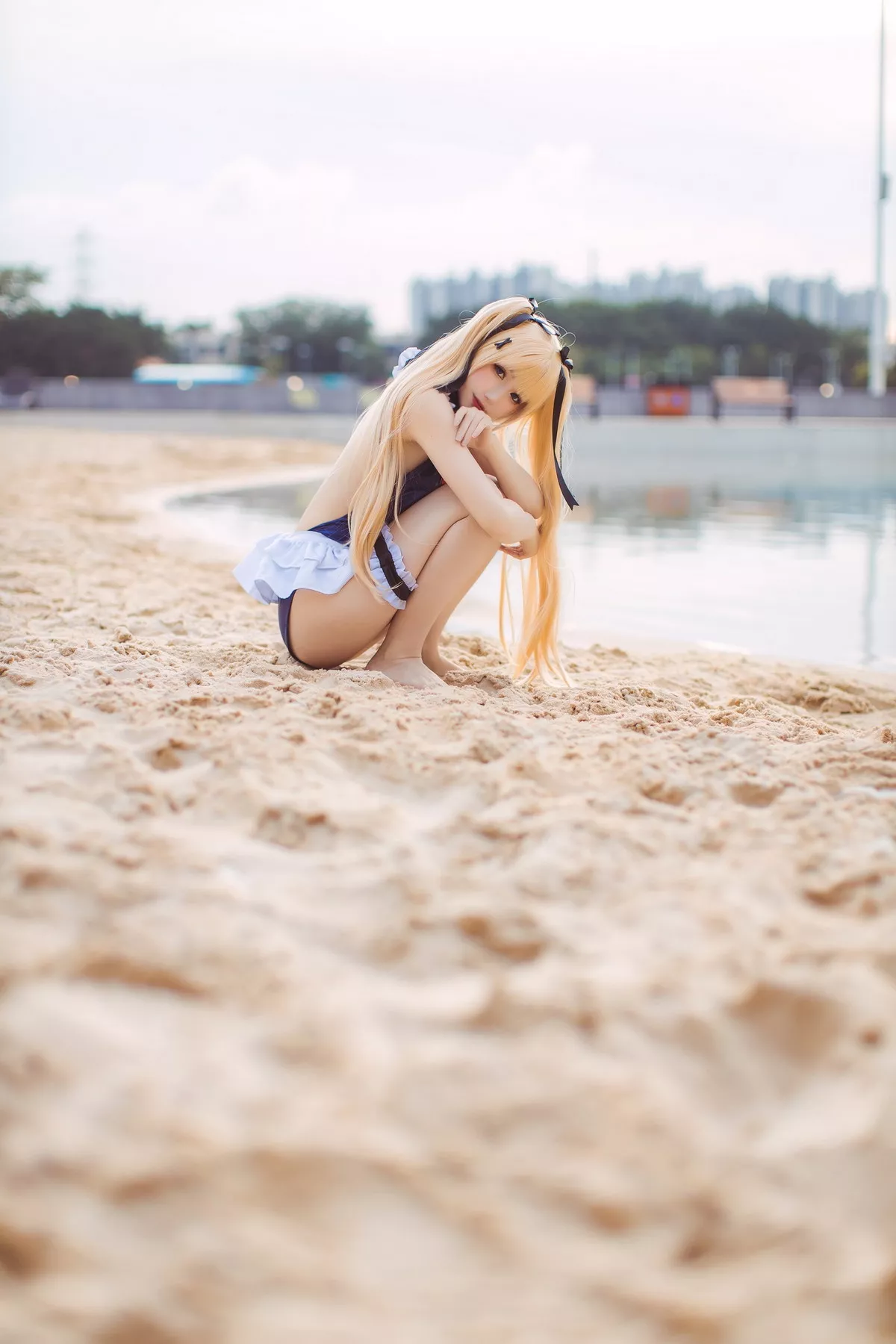 网红美女Coser衣衣玛丽萝丝泳装主题户外沙滩性感比基尼秀完美身材诱惑写真29P