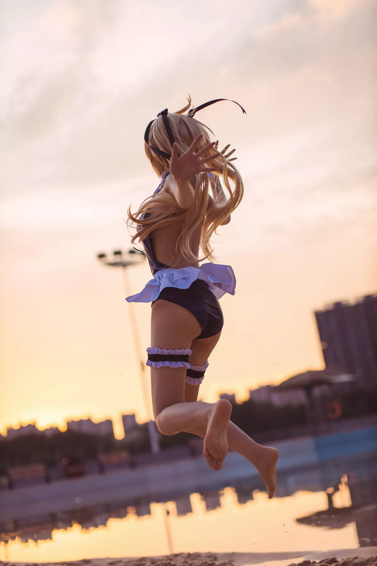 网红美女Coser衣衣玛丽萝丝泳装主题户外沙滩性感比基尼秀完美身材诱惑写真29P