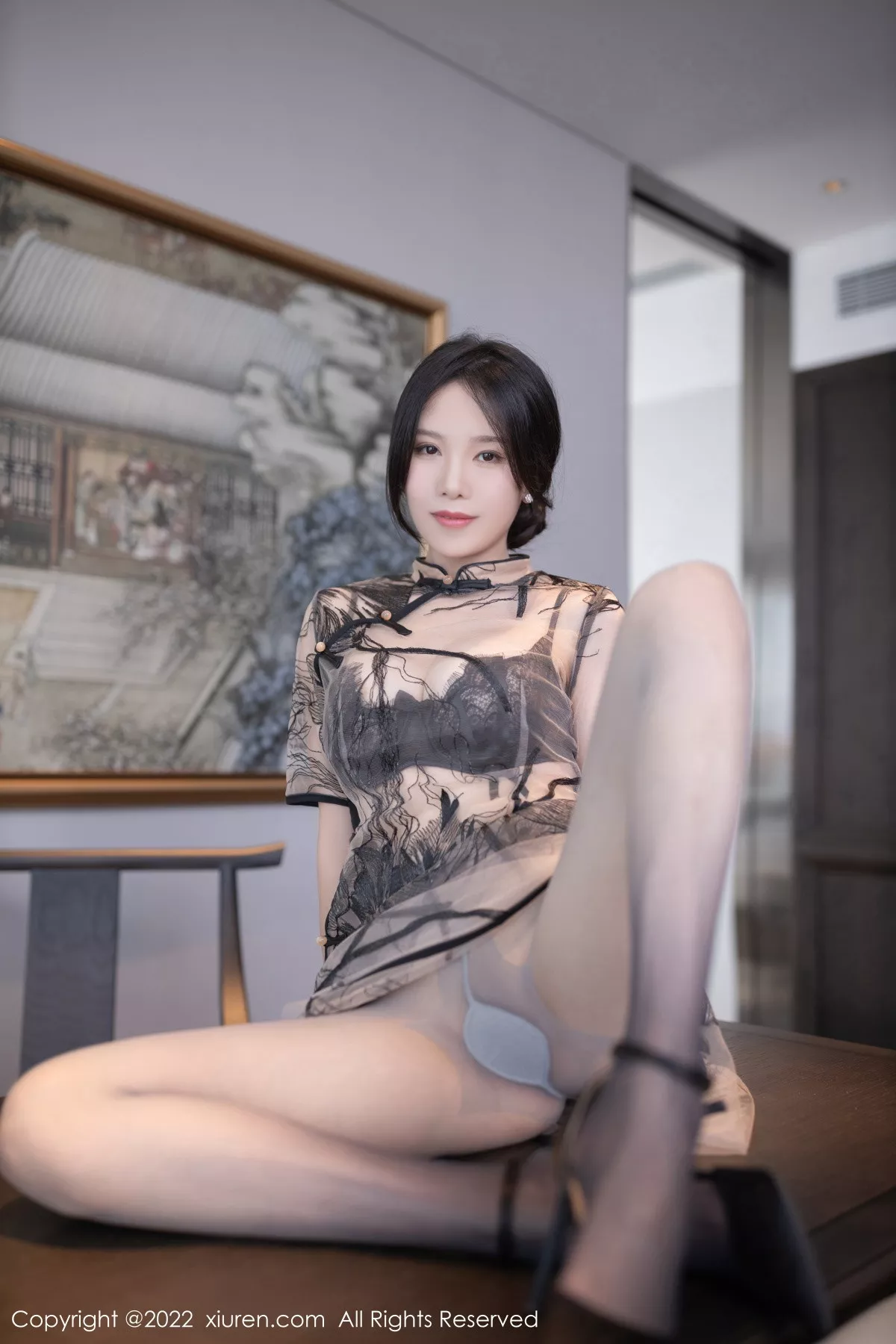XiuRen第5830期_模特利世性感轻透薄纱旗袍露黑色蕾丝内衣秀惹火身材诱惑写真84P