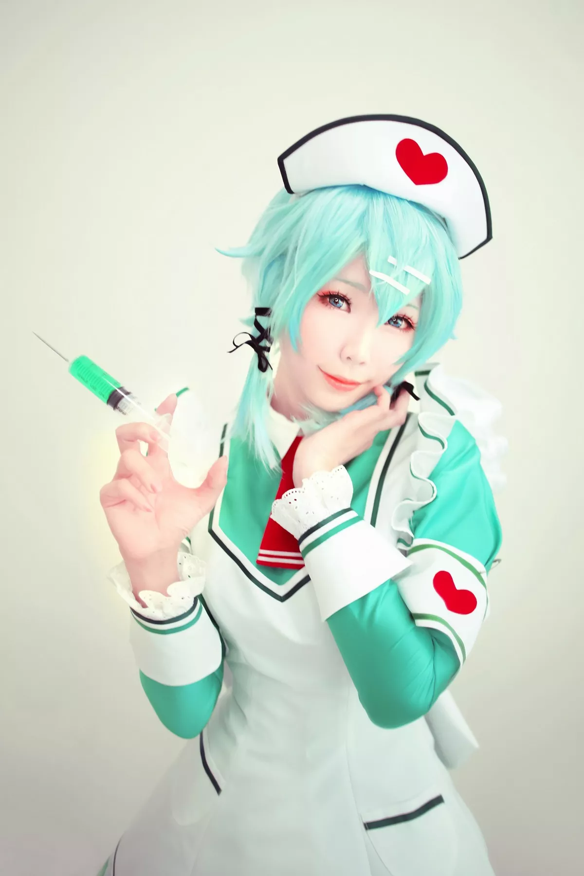 Coser妹子Ely_eee诗乃护士主题私房性感绿色护士装秀完美身材迷人诱惑写真32P