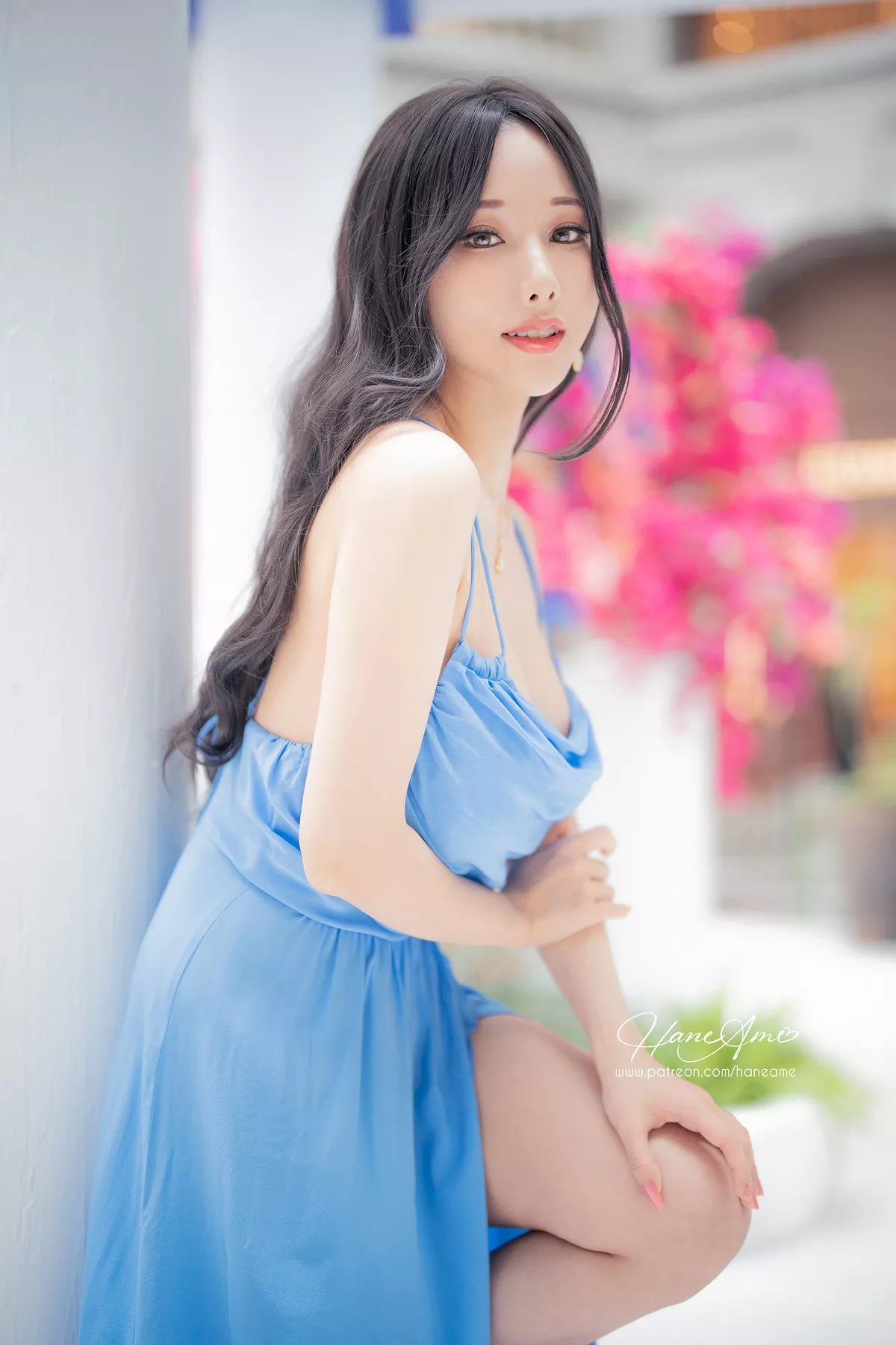 Coser美女雨波_HaneAme爱琴海主题户外性感深蓝吊带长裙秀完美身材迷人写真39P