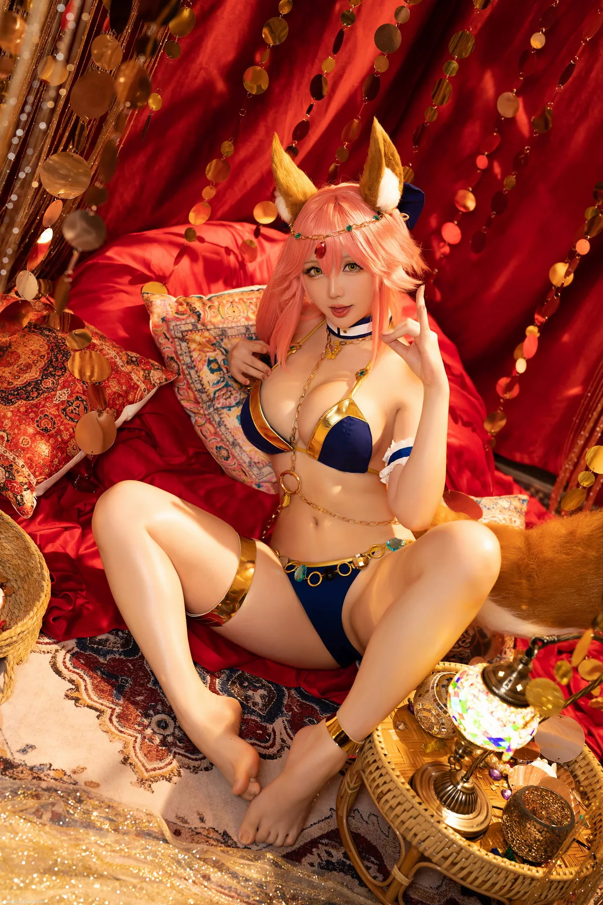 Coser小姐姐星之迟迟玉藻前舞娘主题居家私房性感金色边内衣秀豪乳诱惑写真36P