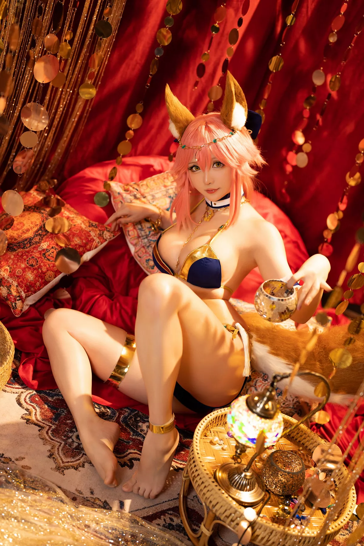 Coser小姐姐星之迟迟玉藻前舞娘主题居家私房性感金色边内衣秀豪乳诱惑写真36P