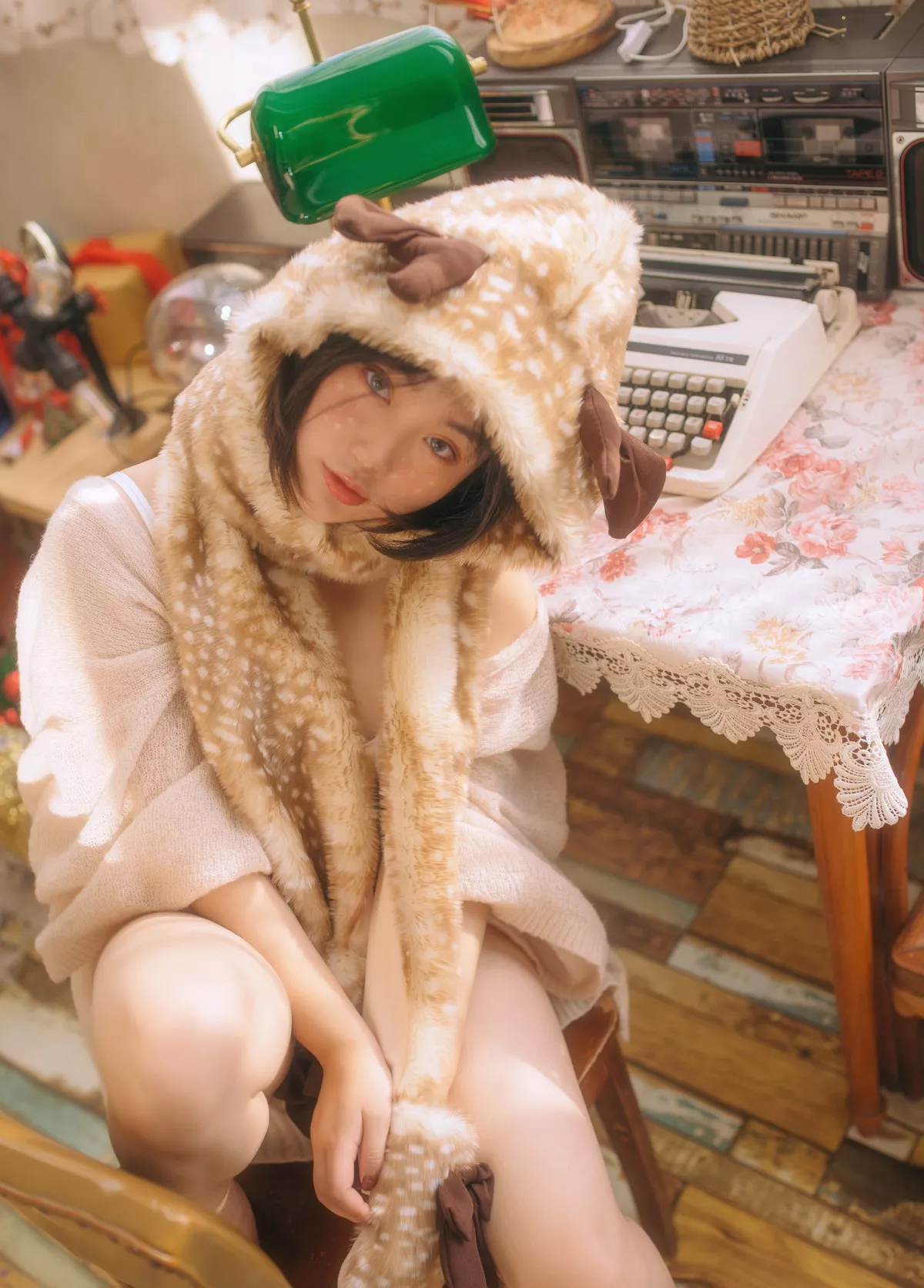 网络美女野百合圣诞主题私房性感小鹿装扮性感蕾丝内衣秀傲人豪乳诱惑写真34P