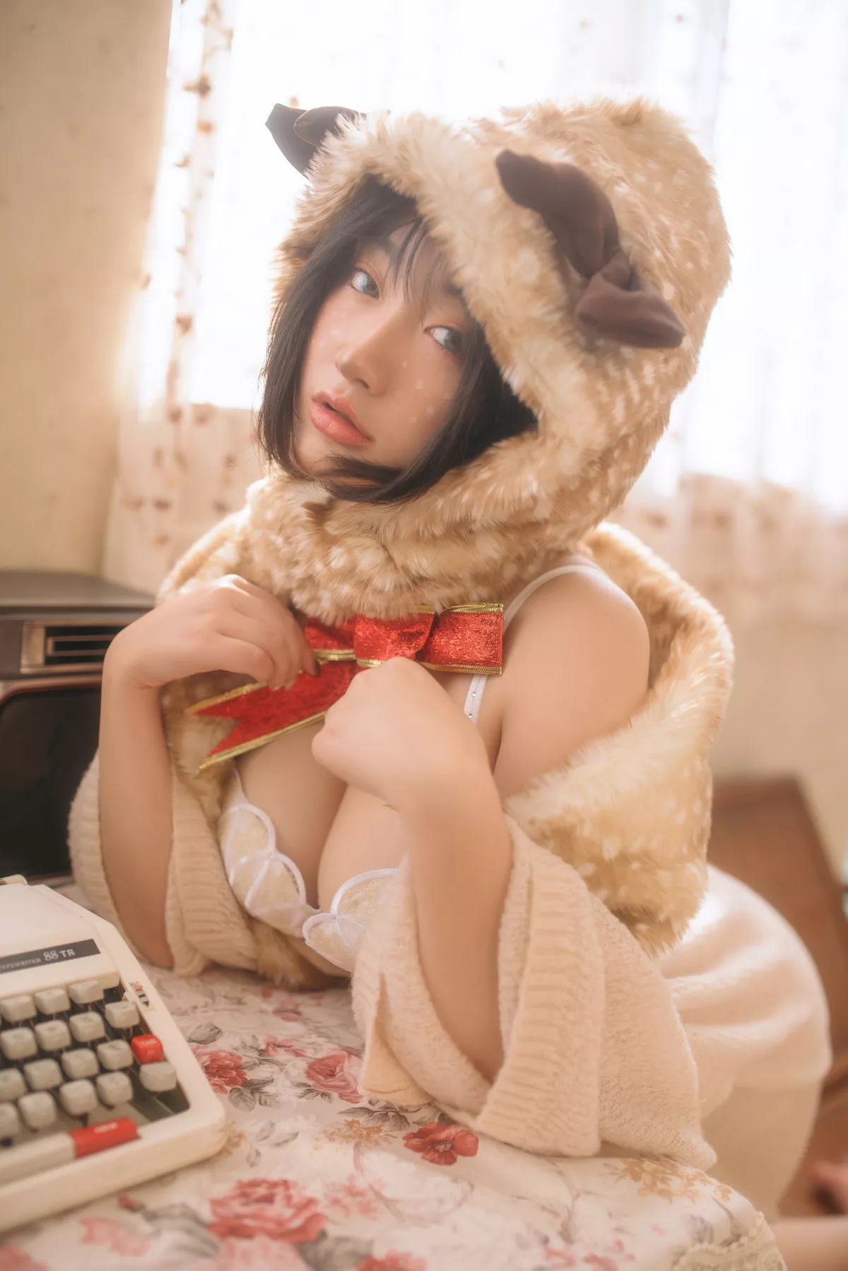 网络美女野百合圣诞主题私房性感小鹿装扮性感蕾丝内衣秀傲人豪乳诱惑写真34P