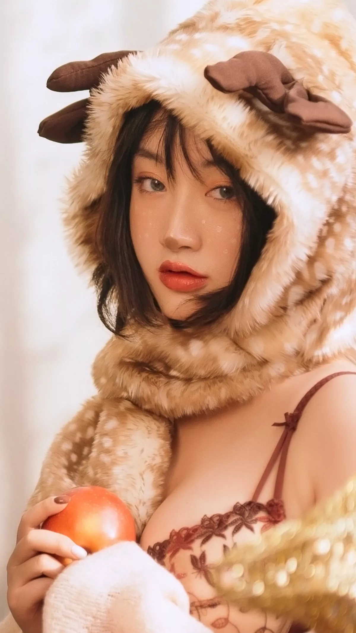 网络美女野百合圣诞主题私房性感小鹿装扮性感蕾丝内衣秀傲人豪乳诱惑写真34P