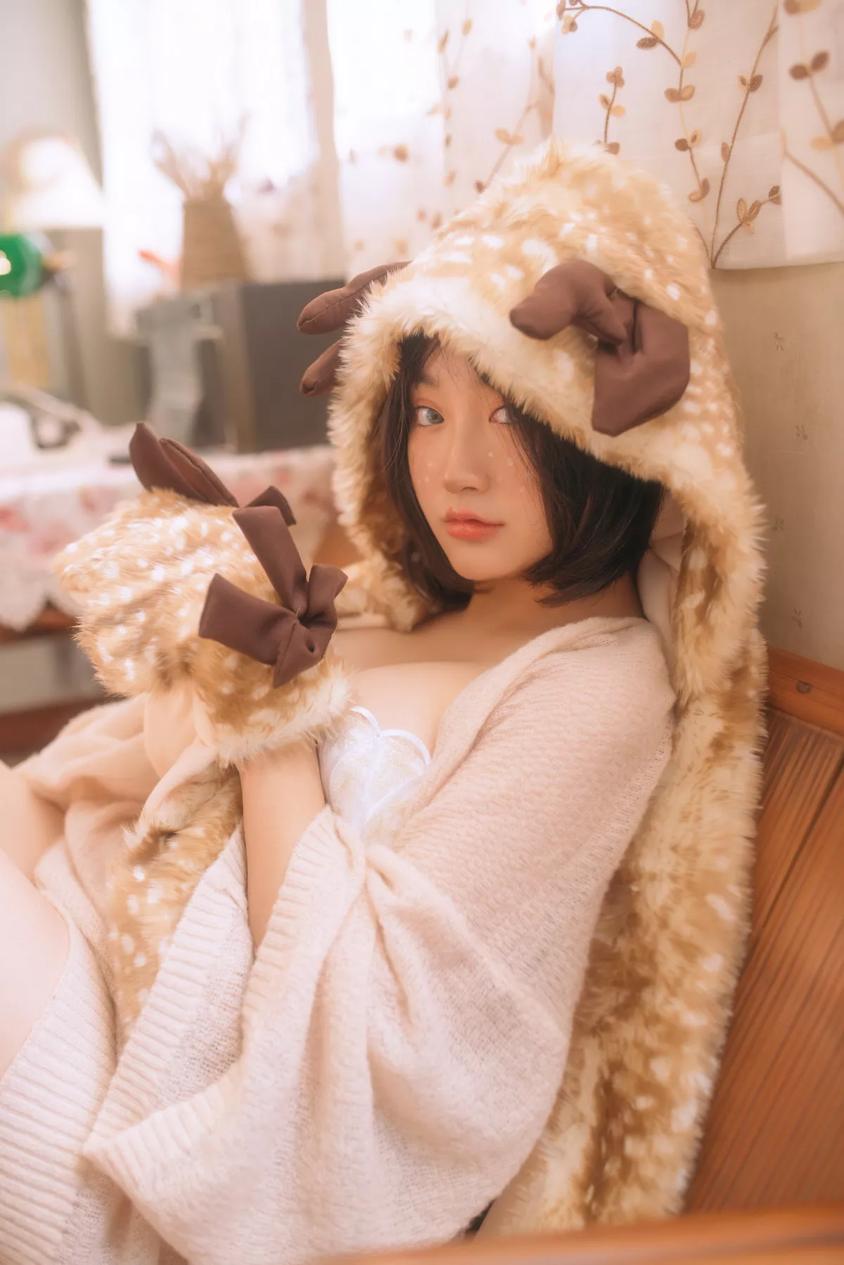 网络美女野百合圣诞主题私房性感小鹿装扮性感蕾丝内衣秀傲人豪乳诱惑写真34P