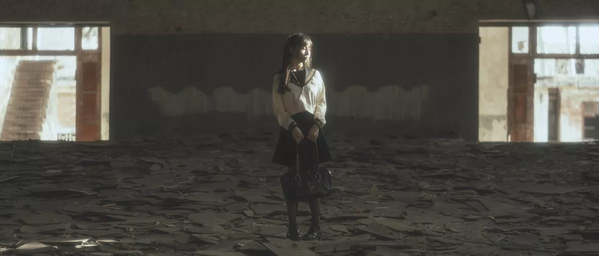 Coser美女六味帝皇酱废墟JK主题户外脱性感制服露白色内衣秀豪乳诱惑写真42P