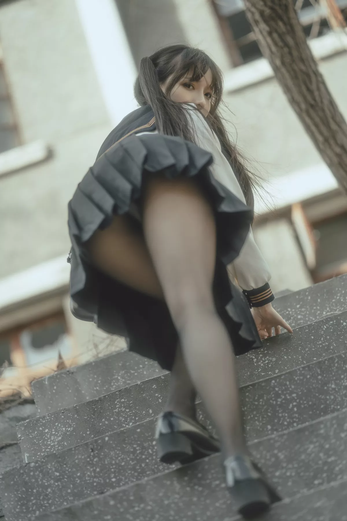 Coser美女六味帝皇酱废墟JK主题户外脱性感制服露白色内衣秀豪乳诱惑写真42P