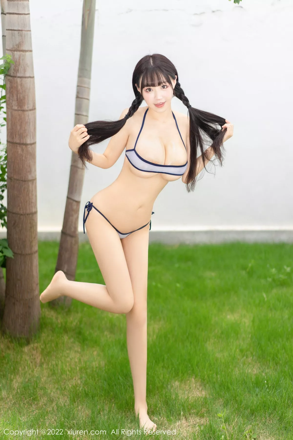 XiuRen第5871期_女神朱可儿Flora泳池场景性感灰色比基尼秀傲人豪乳诱惑写真61P