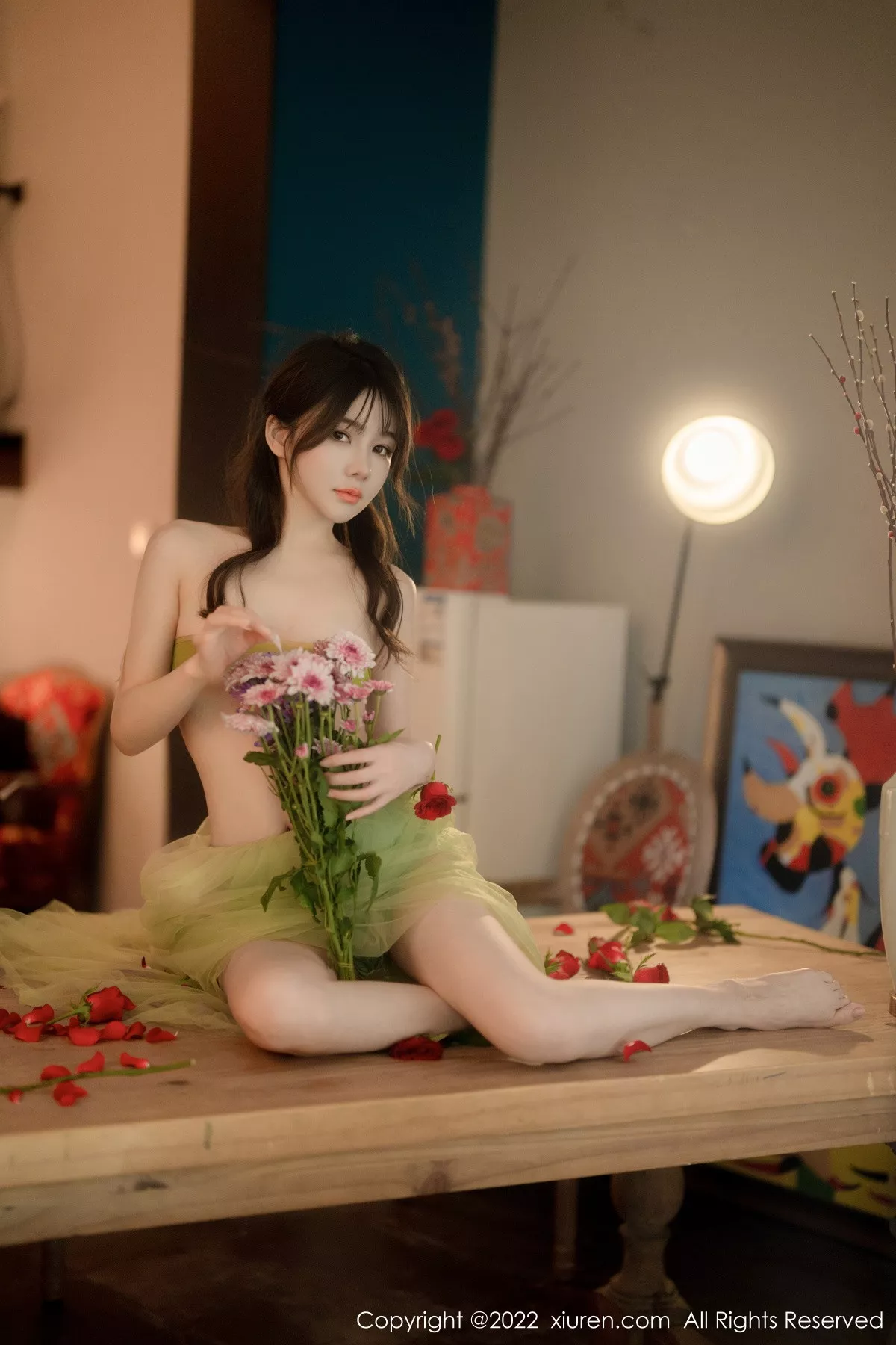 XiuRen第5875期_模特婠婠么私房性感淡绿色连衣裙秀曼妙身姿白嫩美腿诱惑写真85P
