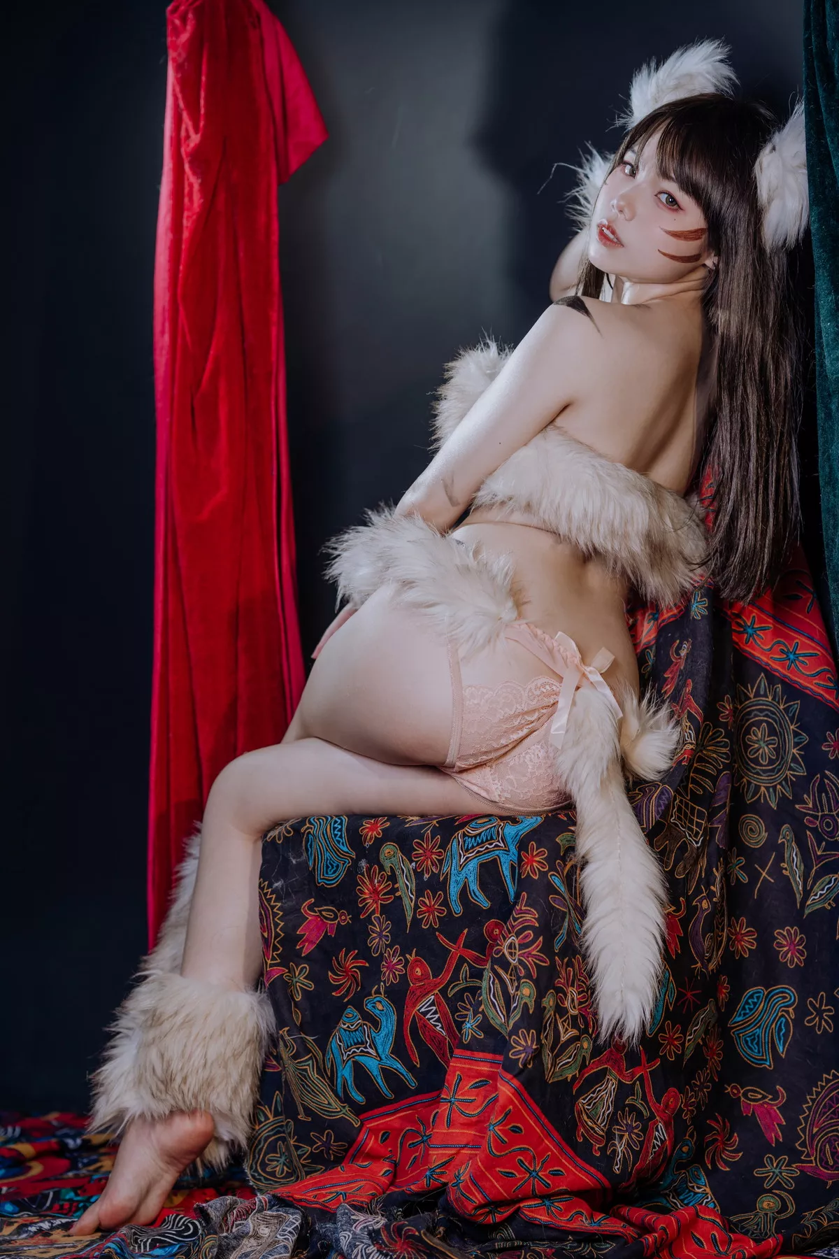 网络美女喵喵鱼熊孩子主题私房性感绒毛服饰露粉色内衣秀火辣身材诱惑写真37P