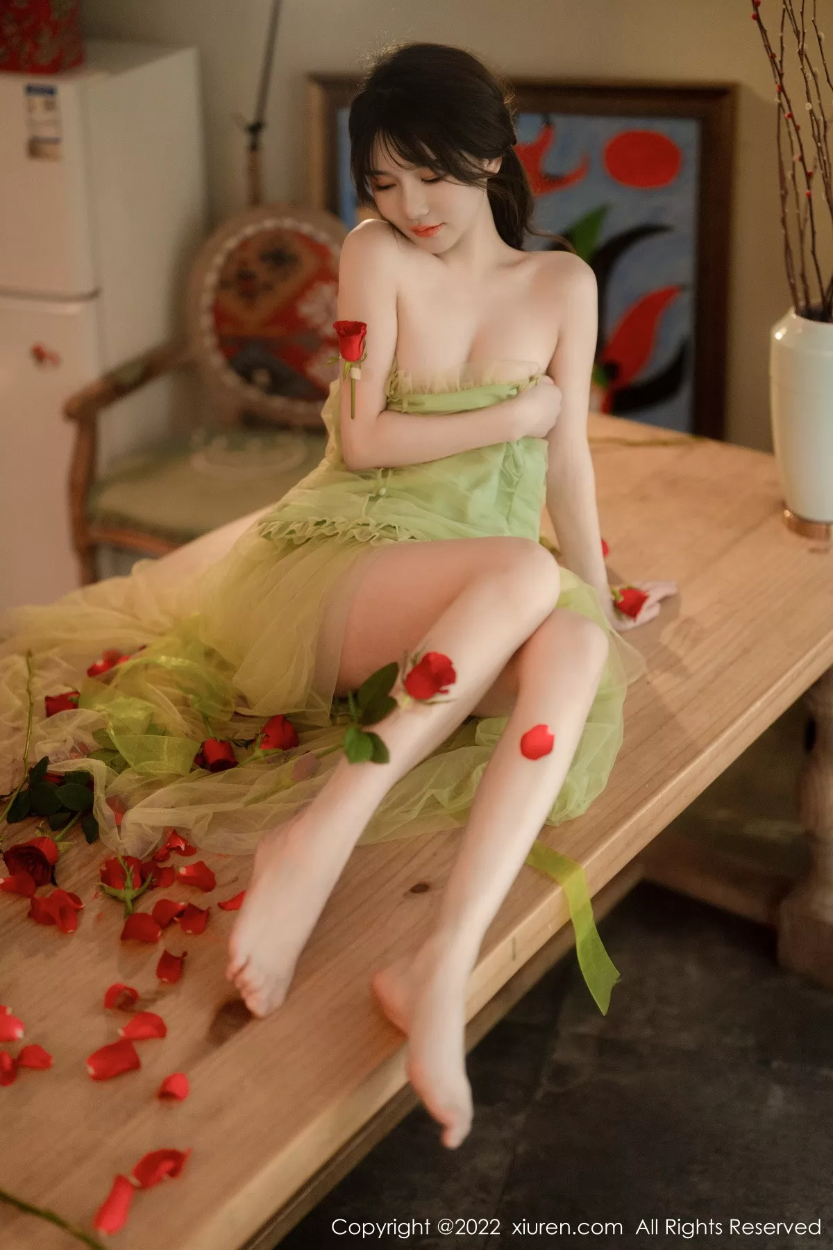 XiuRen第5875期_模特婠婠么私房性感淡绿色连衣裙秀曼妙身姿白嫩美腿诱惑写真85P