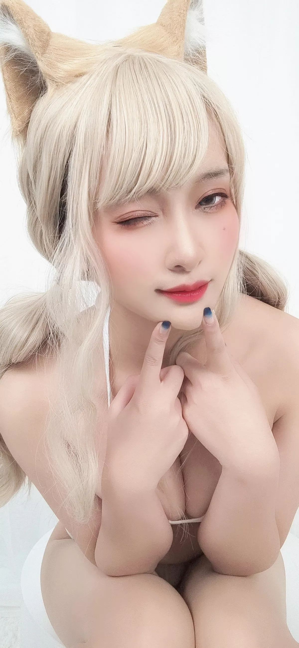 动漫博主洛璃LoLiSAMA橘猫护士主题脱护士装露性感内衣配超薄肉丝诱惑写真107P