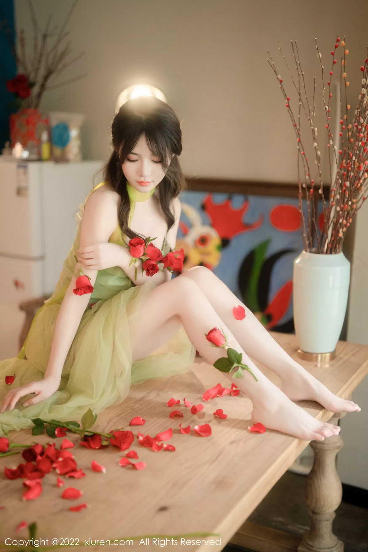 XiuRen第5875期_模特婠婠么私房性感淡绿色连衣裙秀曼妙身姿白嫩美腿诱惑写真85P