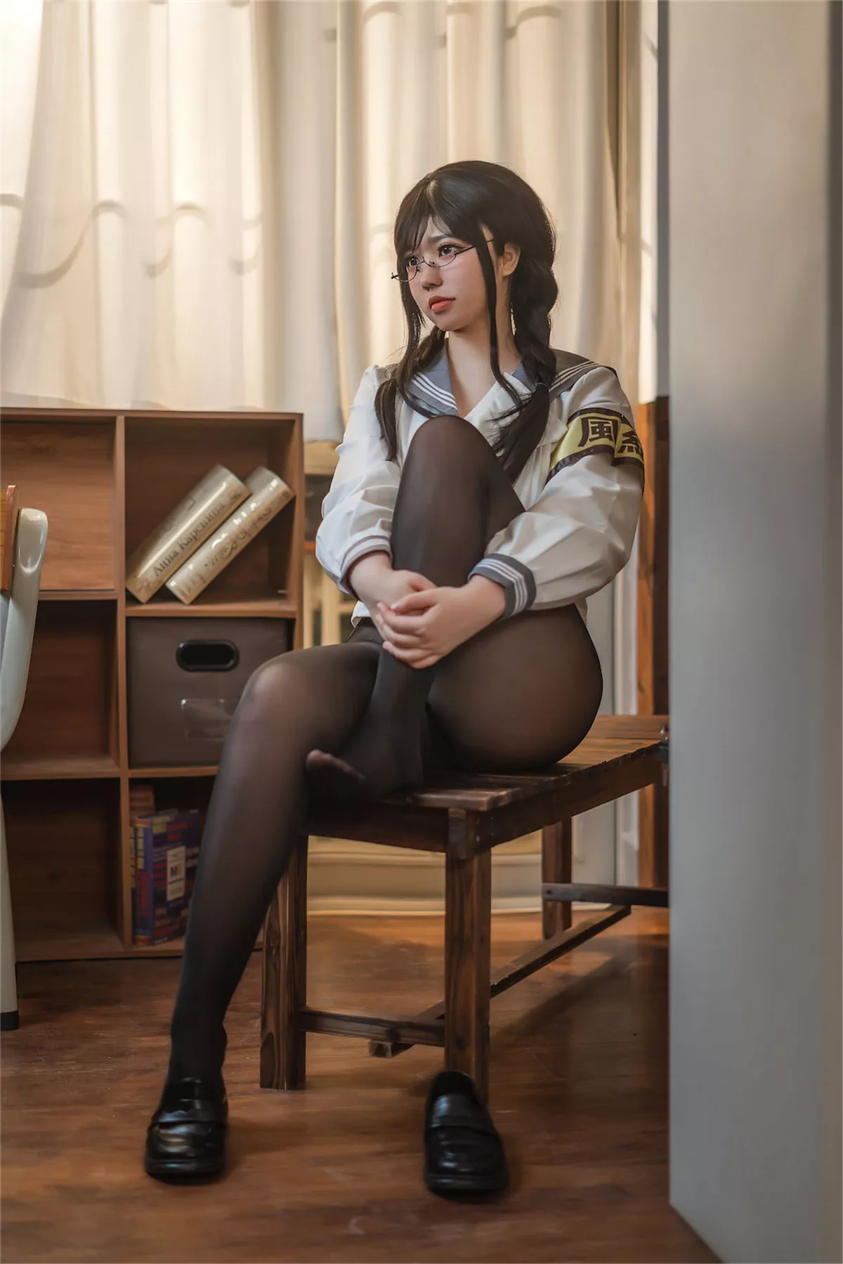 网络美女啊日日_Ganlory放课后风纪主题私房半脱学生制服露性感内衣诱惑写真51P
