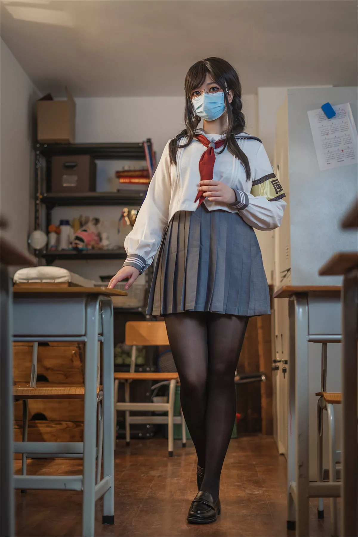 网络美女啊日日_Ganlory放课后风纪主题私房半脱学生制服露性感内衣诱惑写真51P
