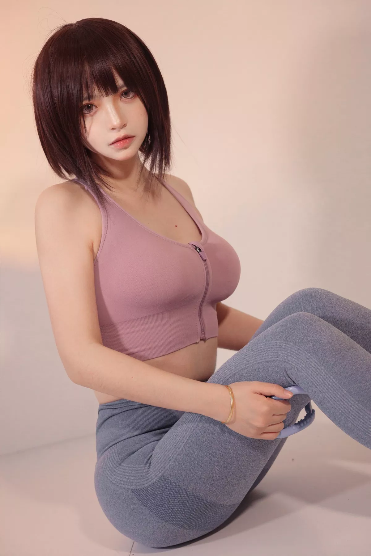 网络美女疯猫ss白色情人节福袋运动衣主题瑜伽运动装紧身秀完美身材诱惑写真40P
