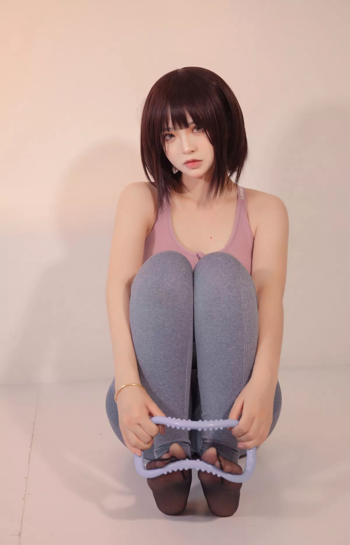 网络美女疯猫ss白色情人节福袋运动衣主题瑜伽运动装紧身秀完美身材诱惑写真40P