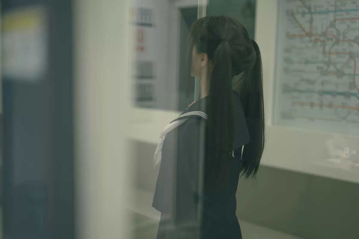 动漫博主蠢沫沫地铁绅士版主题地铁上脱性感学生装露惹火身材极致诱惑写真150P