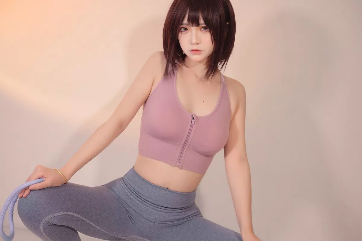 网络美女疯猫ss白色情人节福袋运动衣主题瑜伽运动装紧身秀完美身材诱惑写真40P