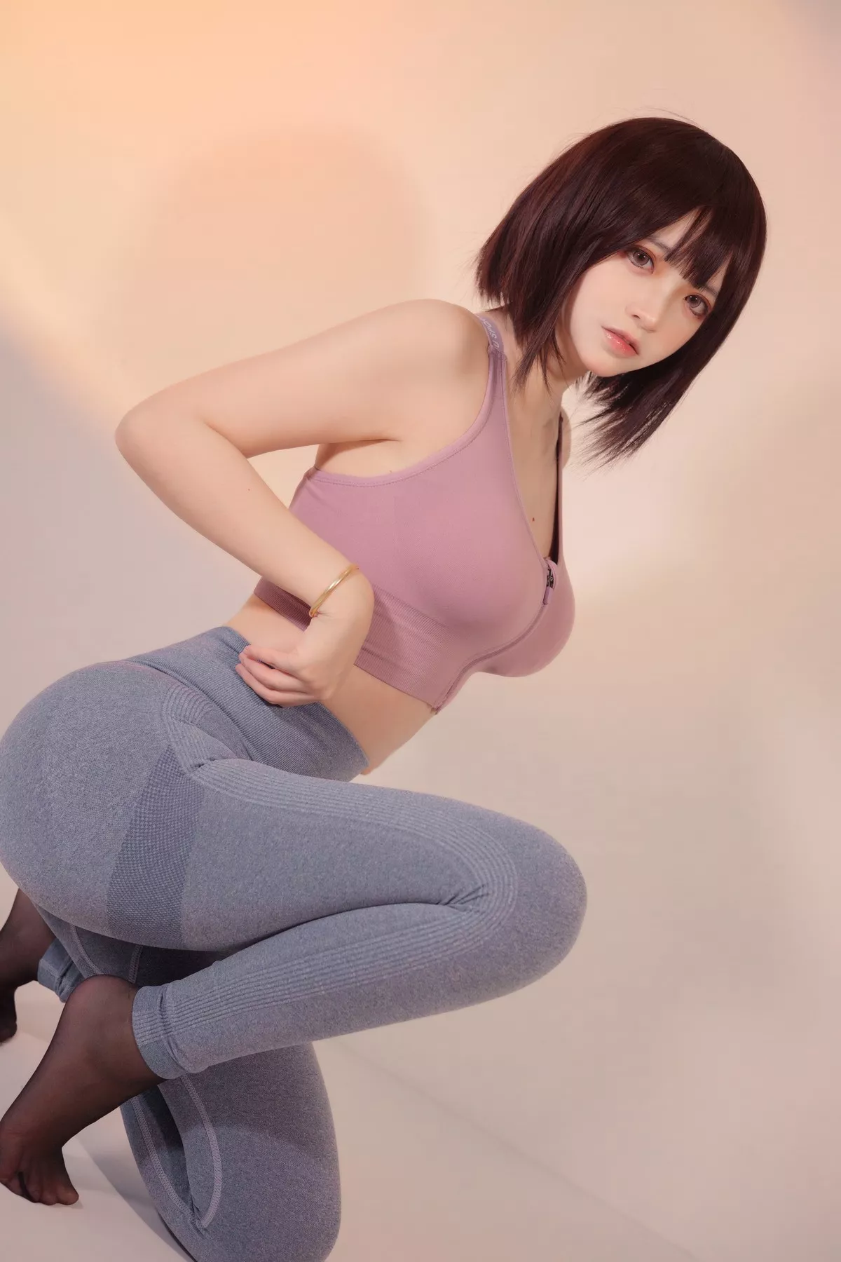 网络美女疯猫ss白色情人节福袋运动衣主题瑜伽运动装紧身秀完美身材诱惑写真40P