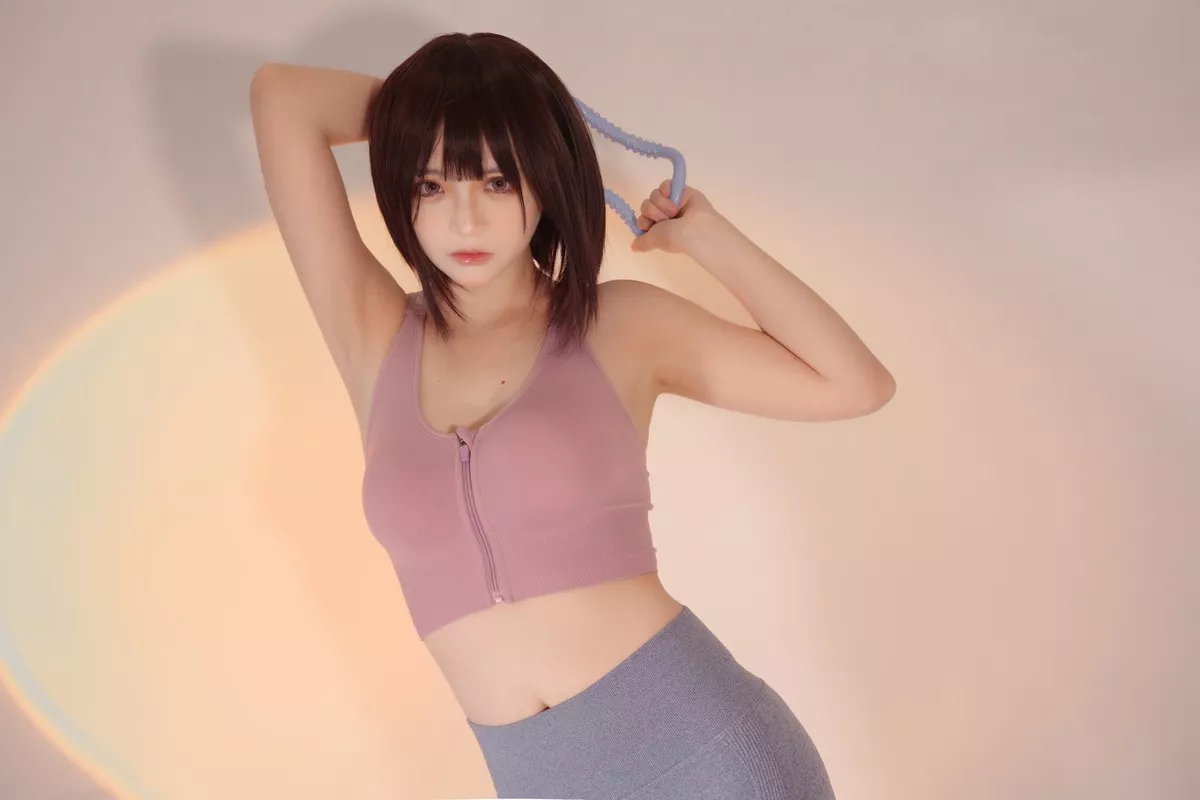 网络美女疯猫ss白色情人节福袋运动衣主题瑜伽运动装紧身秀完美身材诱惑写真40P