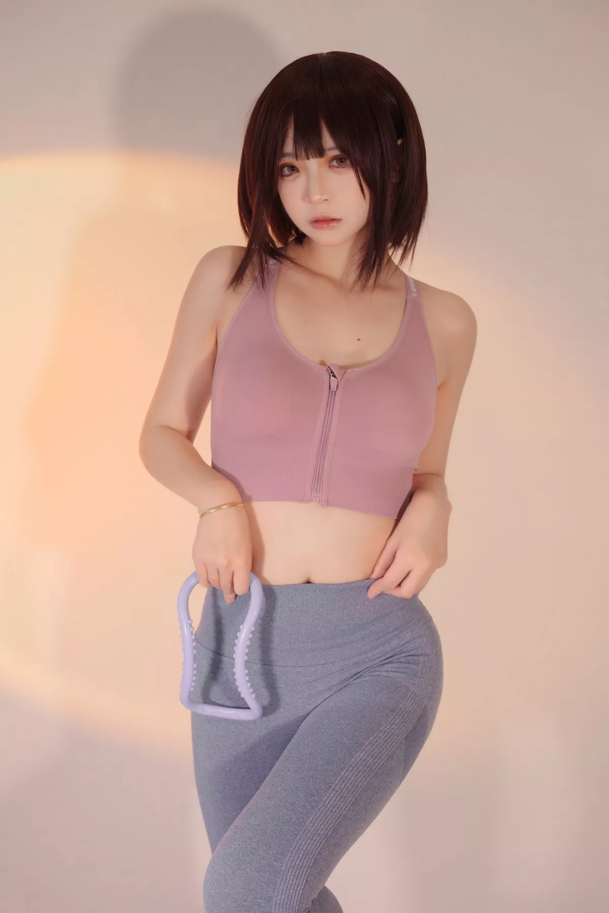 网络美女疯猫ss白色情人节福袋运动衣主题瑜伽运动装紧身秀完美身材诱惑写真40P