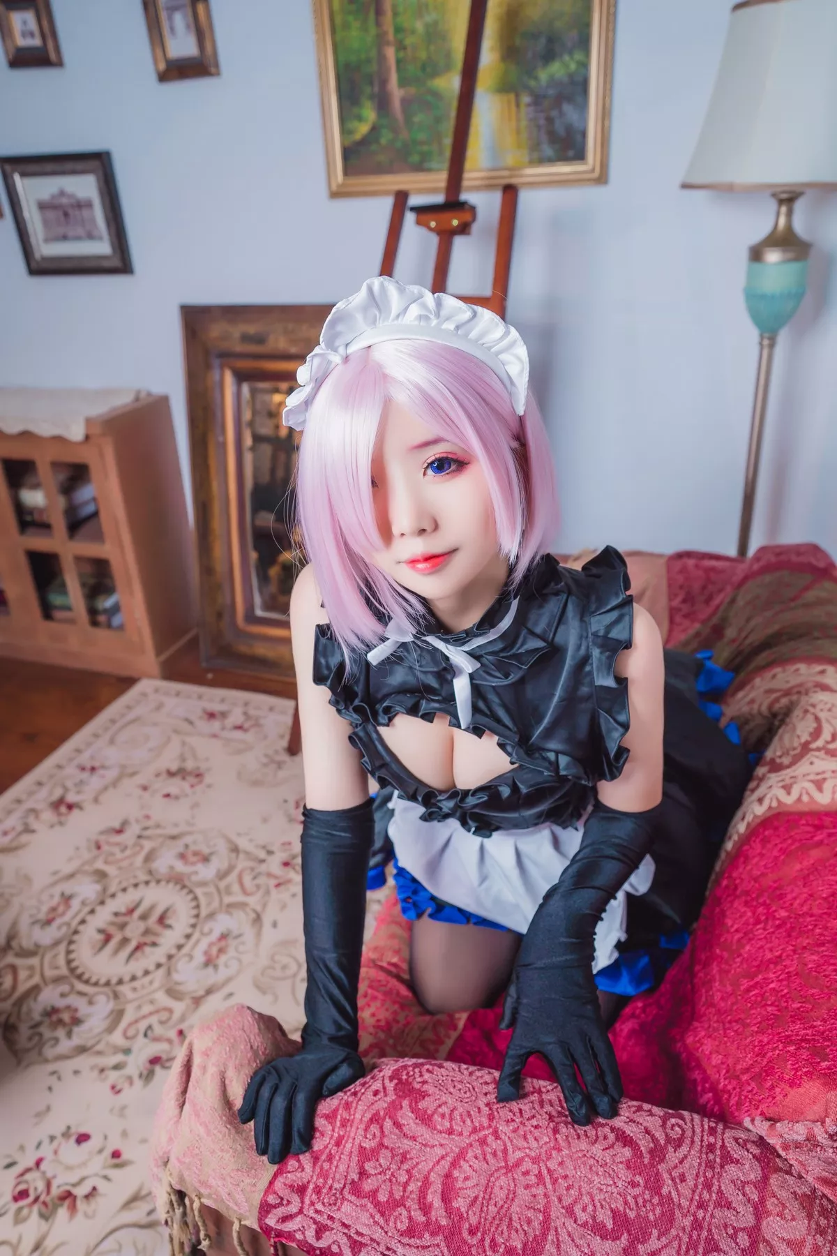 网络美女墨玉-M玛修女仆主题私房性感黑色女仆装配黑丝袜秀翘臀美腿诱惑写真40P