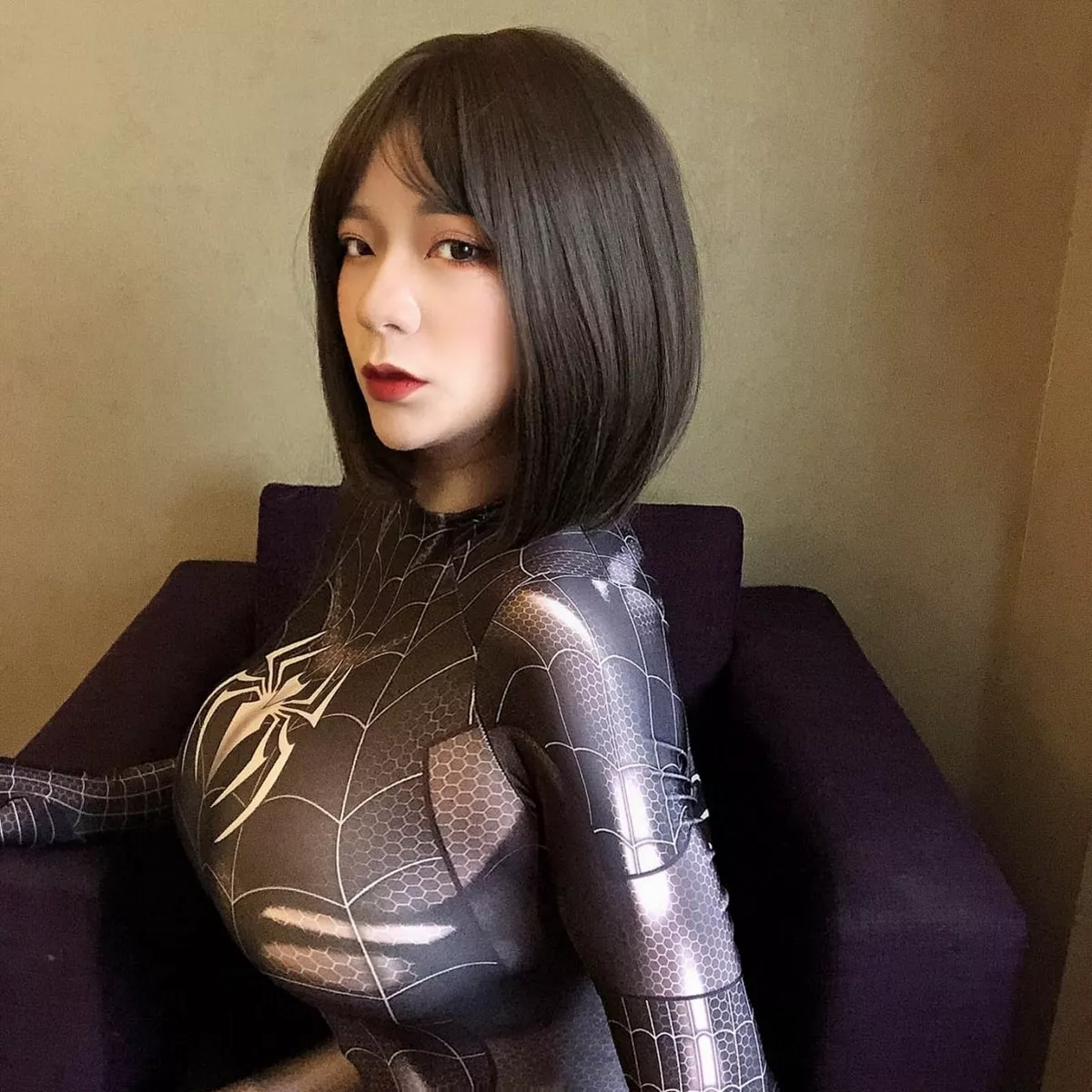 网络美女奶兔biubiu蜘蛛侠妹妹主题性感黑色蜘蛛侠服饰紧身秀完美身材诱惑写真87P