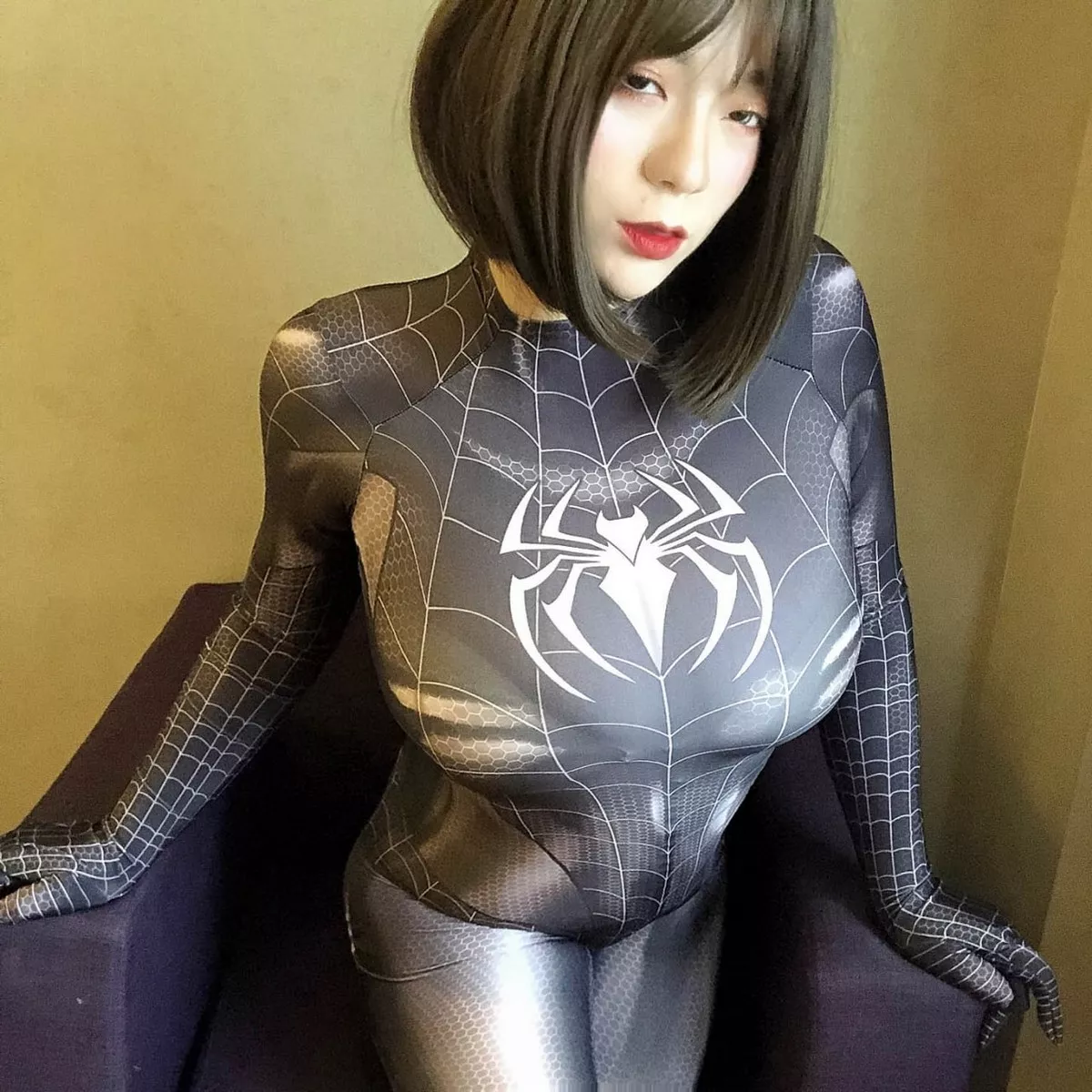 网络美女奶兔biubiu蜘蛛侠妹妹主题性感黑色蜘蛛侠服饰紧身秀完美身材诱惑写真87P
