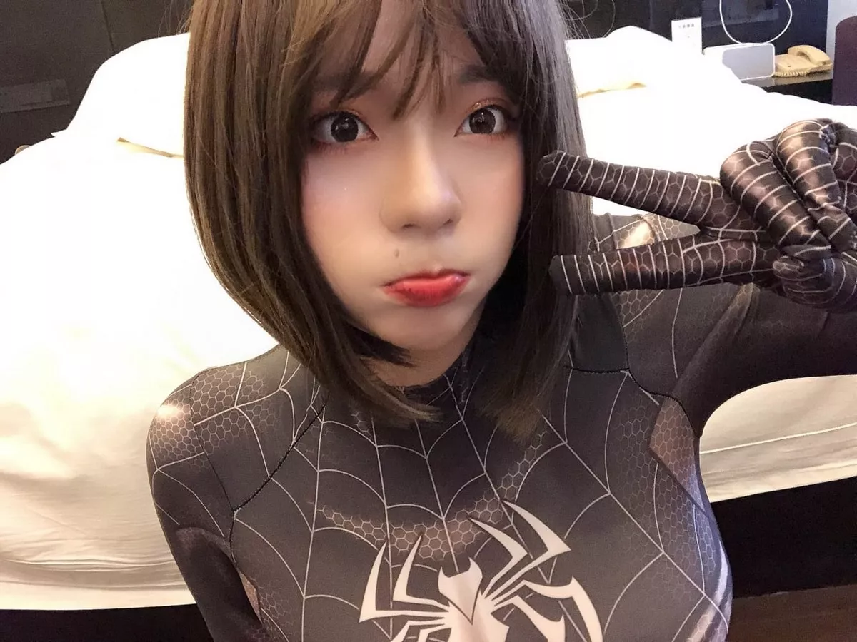 网络美女奶兔biubiu蜘蛛侠妹妹主题性感黑色蜘蛛侠服饰紧身秀完美身材诱惑写真87P