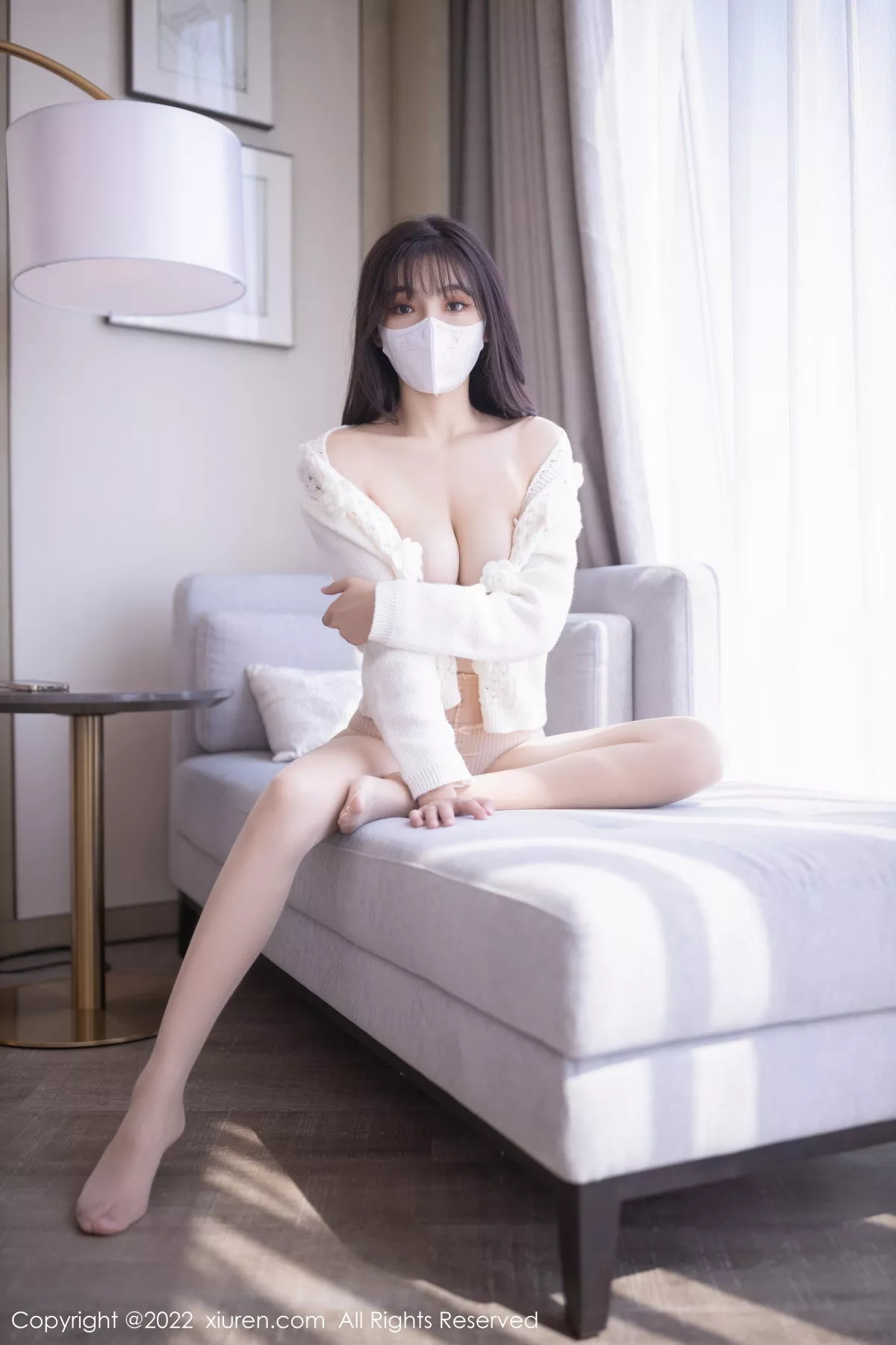 XiuRen第5771期_模特陆萱萱性感白色毛线衣配浅色短裙半脱秀完美身材诱惑写真84P