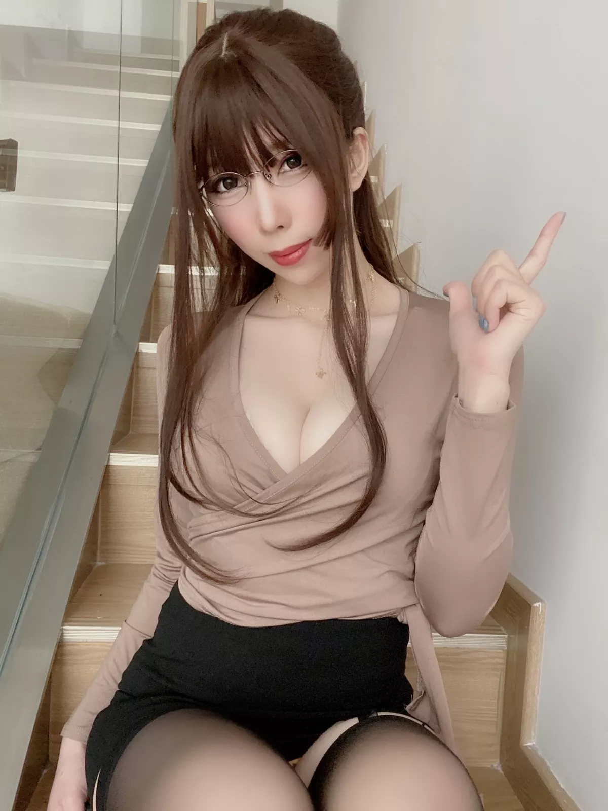 Coser美女鹿野希豹纹胖次主题私房半脱露白色蕾丝内衣配豹纹内裤诱惑写真623P