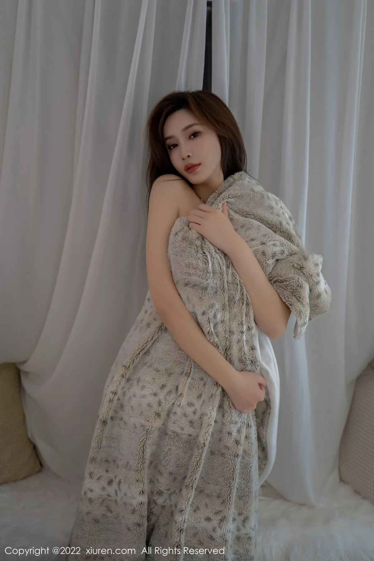 XiuRen第5787期_女神奶瓶土肥圆私房性感睡袍露米色长筒袜秀丰满身材诱惑写真94P