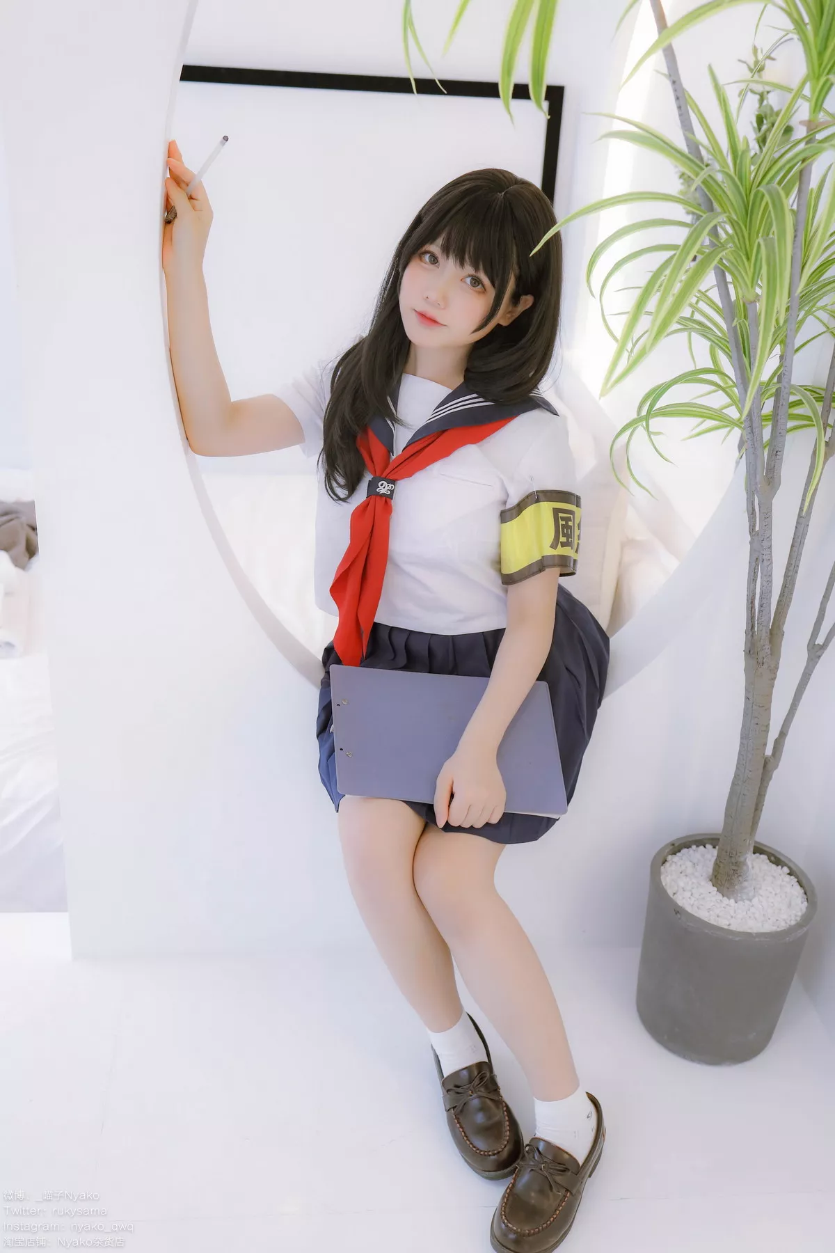 网络美女Nyako喵子风纪委员主题私房半脱性感学生装露风纪内衣撩人诱惑写真85P