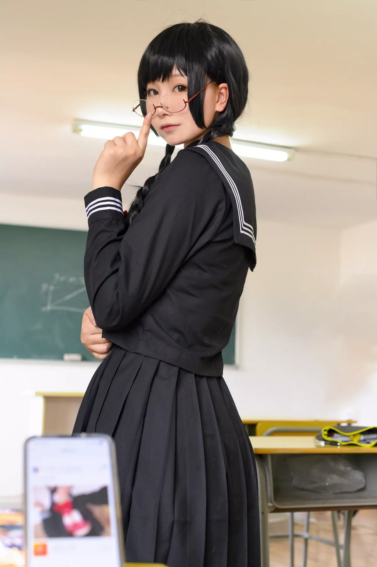二次元美少女PAKI酱班长主题教室性感红色蕾丝内衣配开档黑丝秀翘臀诱惑写真35P